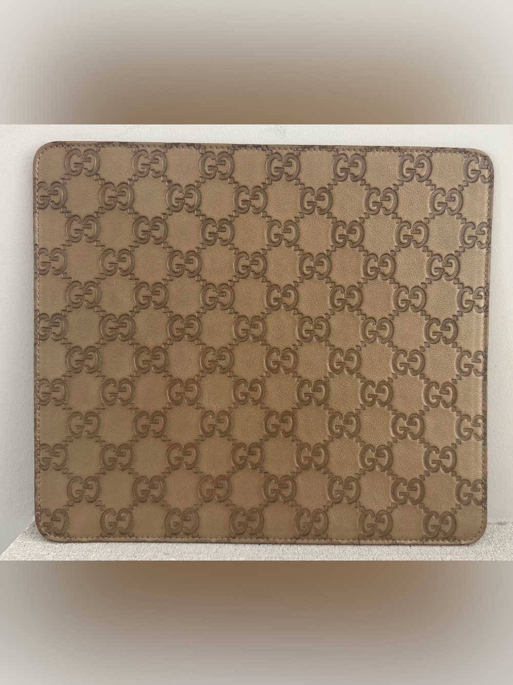 GUCCI GG Guccissima Embossed Leather Mouse Pad  Brown Desk Mat NEW Made In Italy